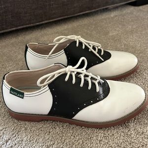 Eastland Saddle Shoes. Size 7 medium